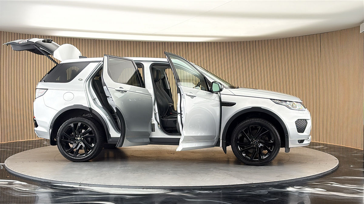 More views of Land Rover Discovery Sport