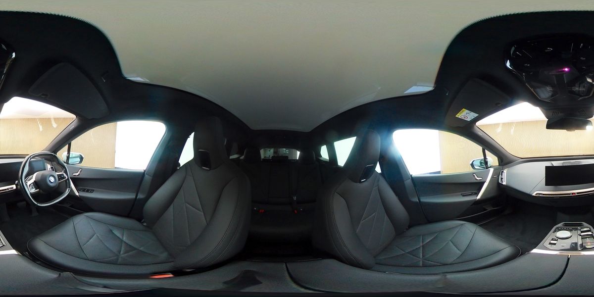 More views of BMW iX