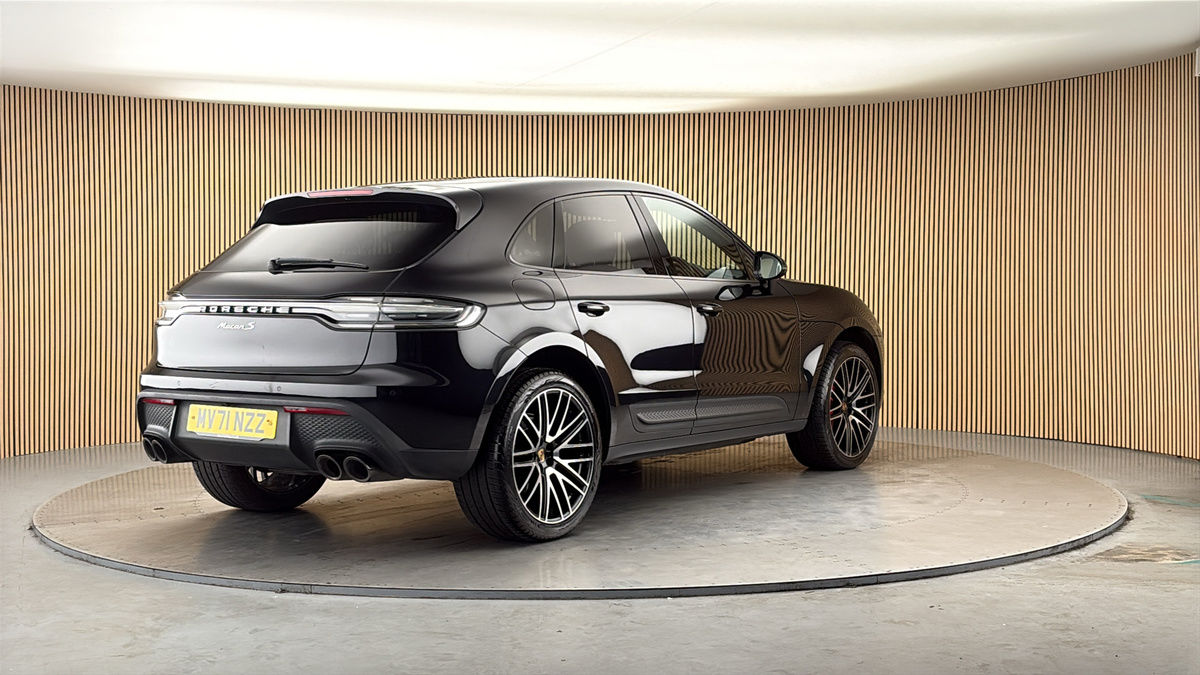 More views of Porsche Macan