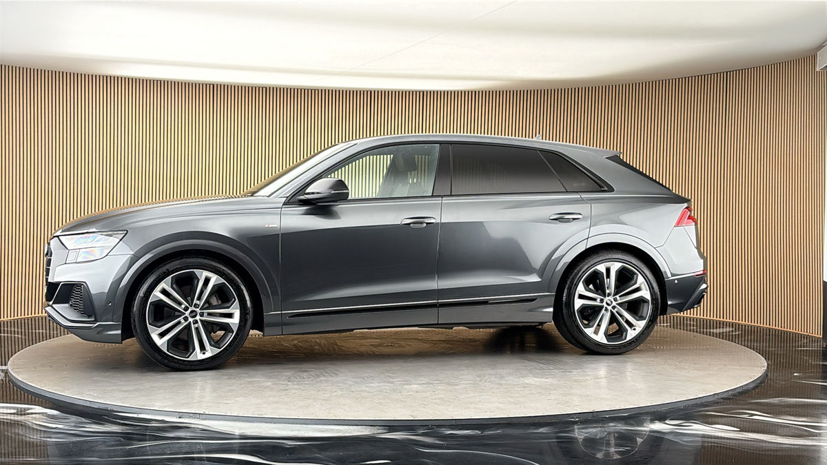 More views of Audi Q8