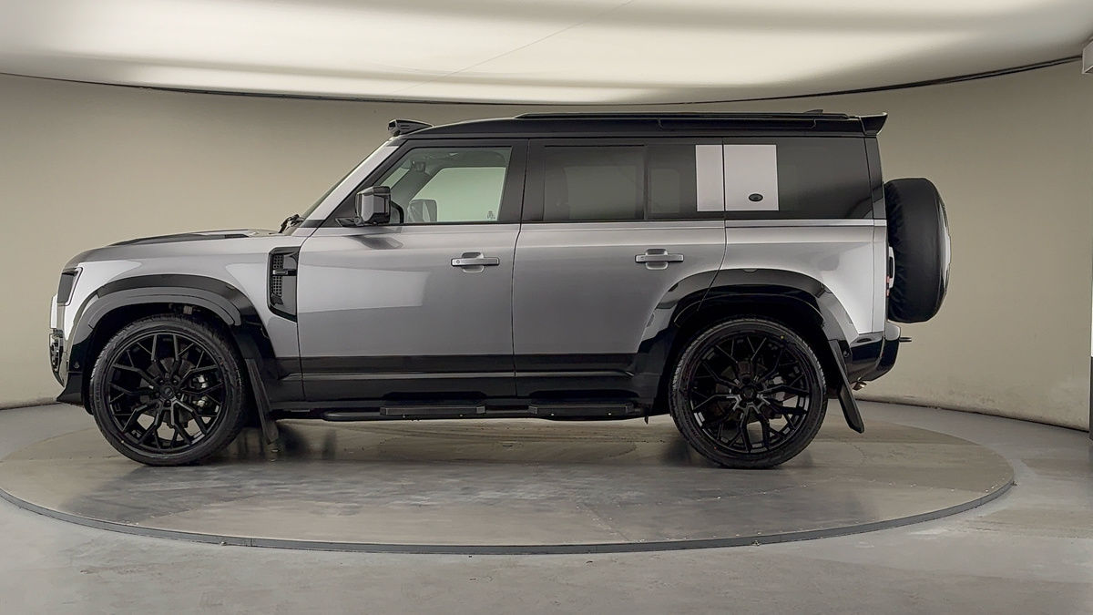 Land Rover Defender 110 Urban Image 15