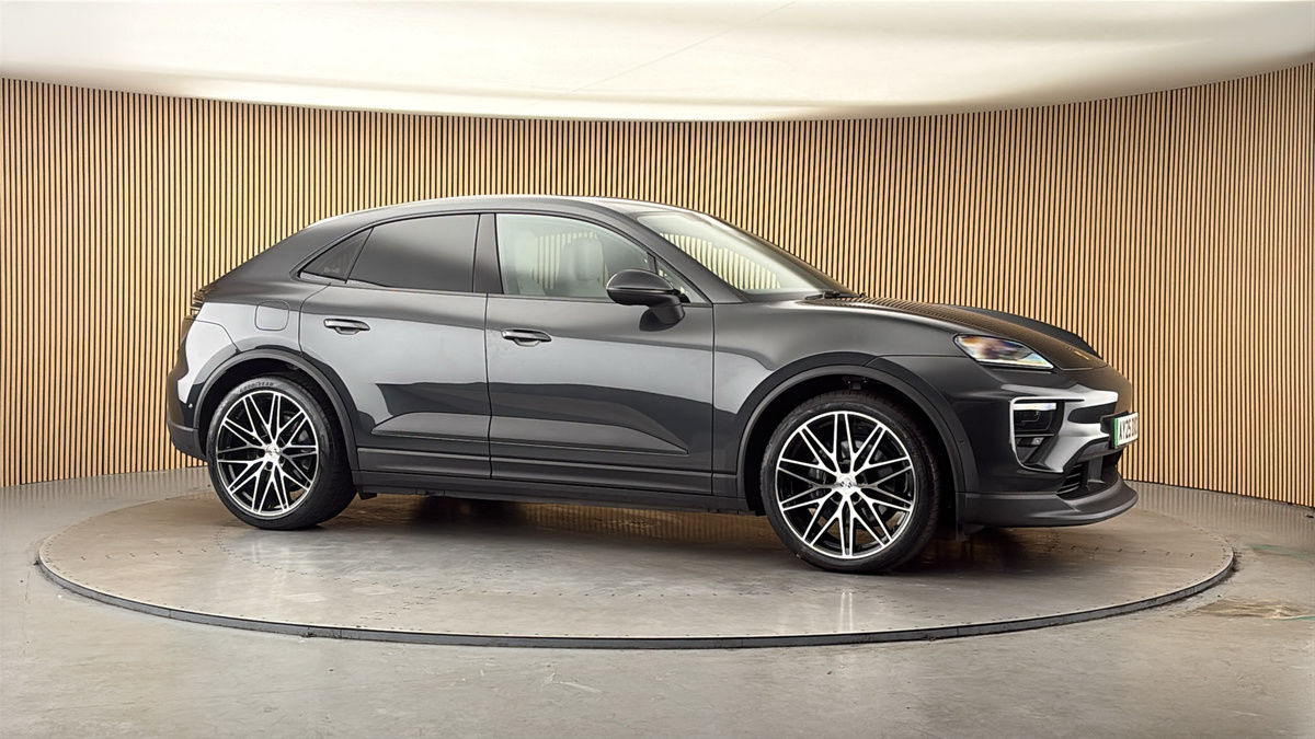 More views of Porsche Macan