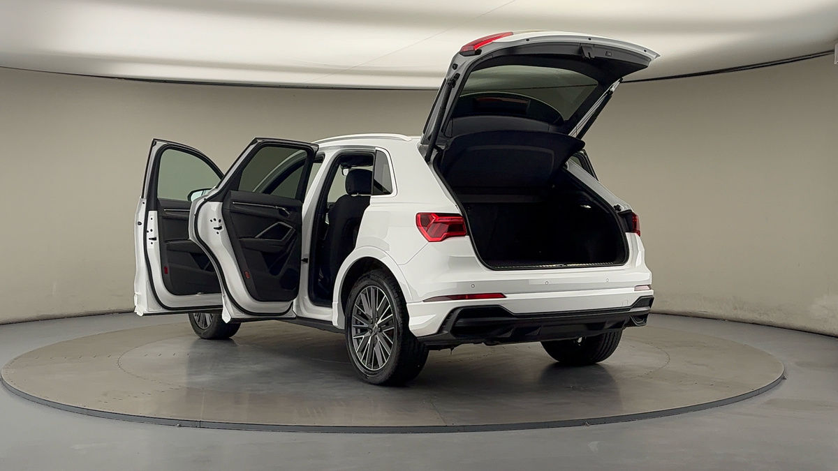 Audi Q3 Image 23