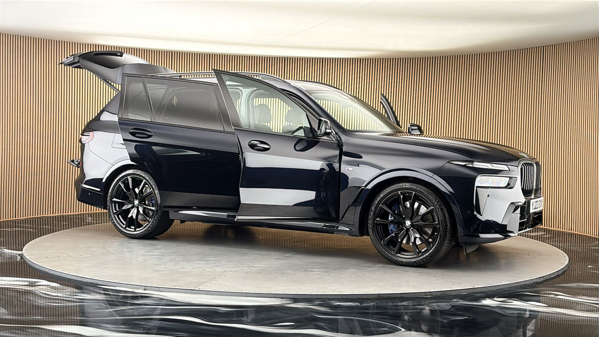 More views of BMW X7