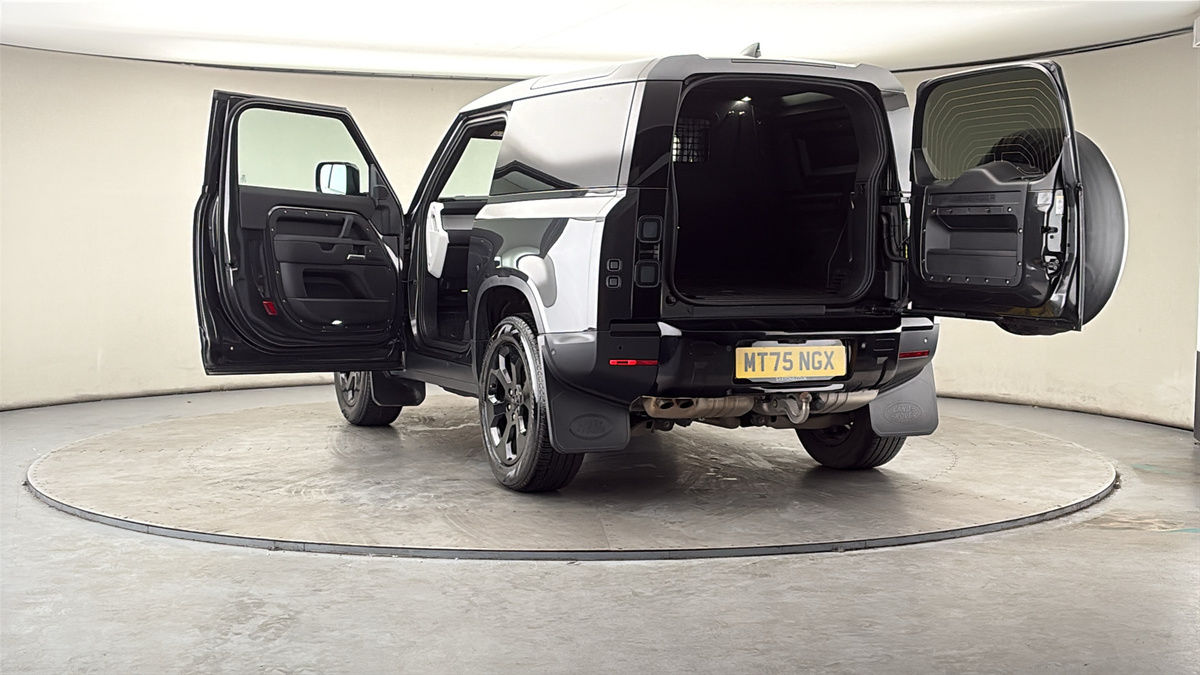 More views of Land Rover Defender 90