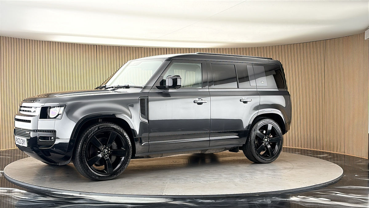 More views of Land Rover Defender 110