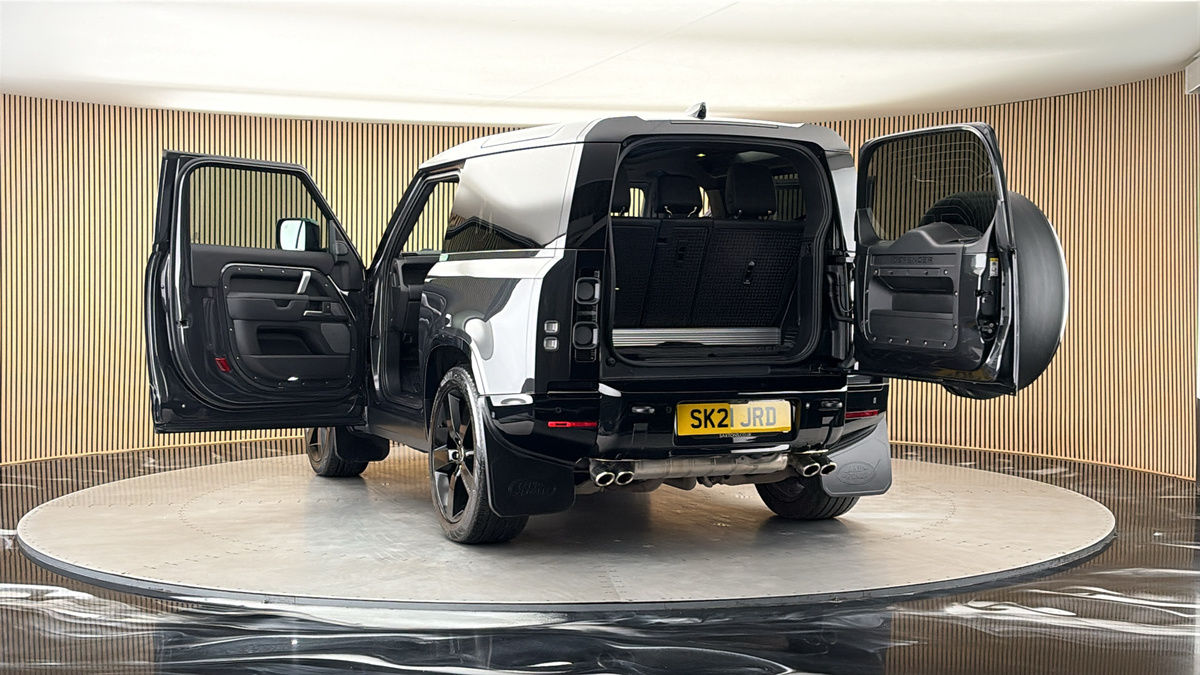 More views of Land Rover Defender 90