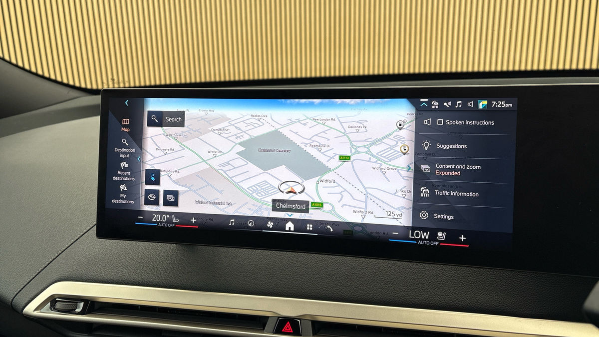 BMW iX Image 17