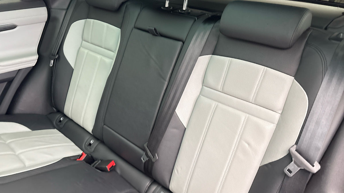 Land Rover Range Rover Evoque Image 8