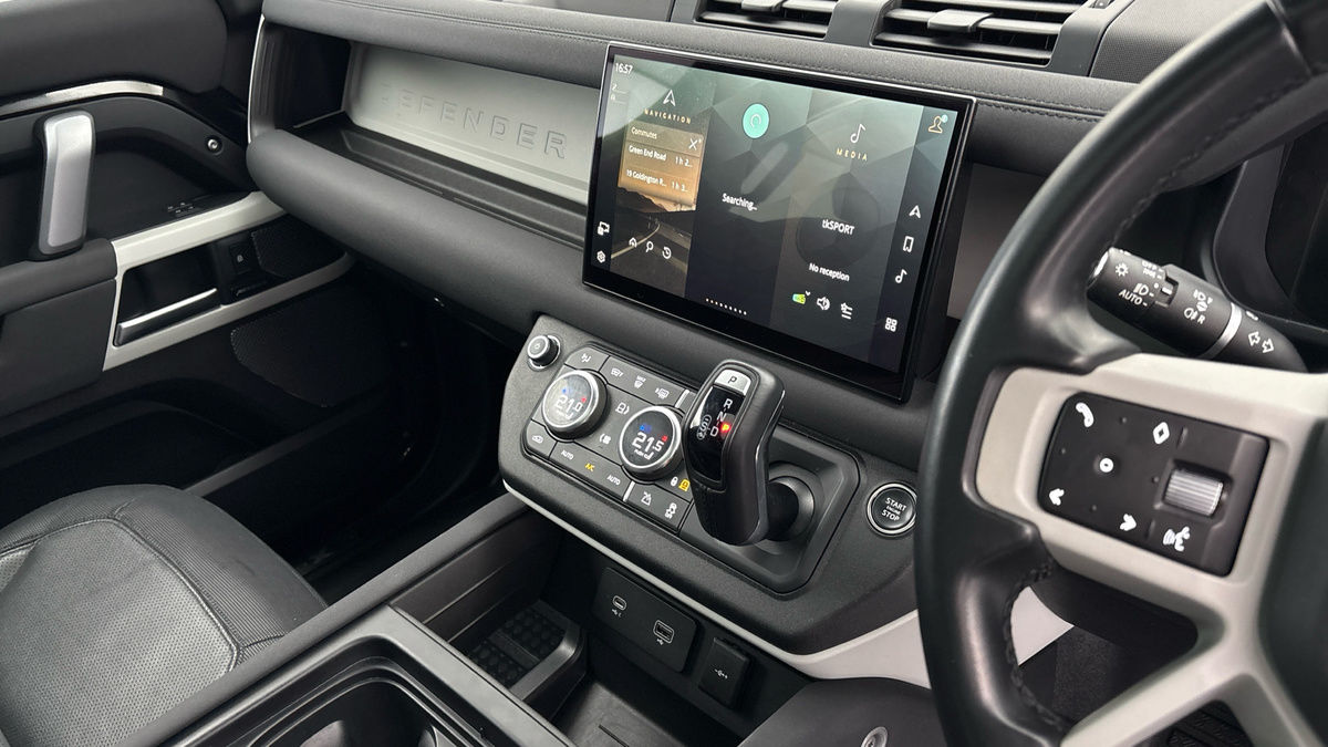 Land Rover Defender 110 Urban Image 18