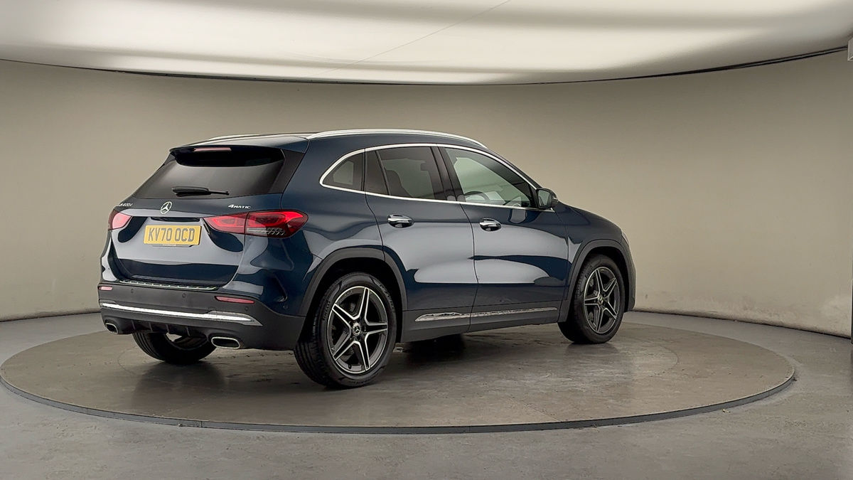 Mercedes-Benz GLA Image 21