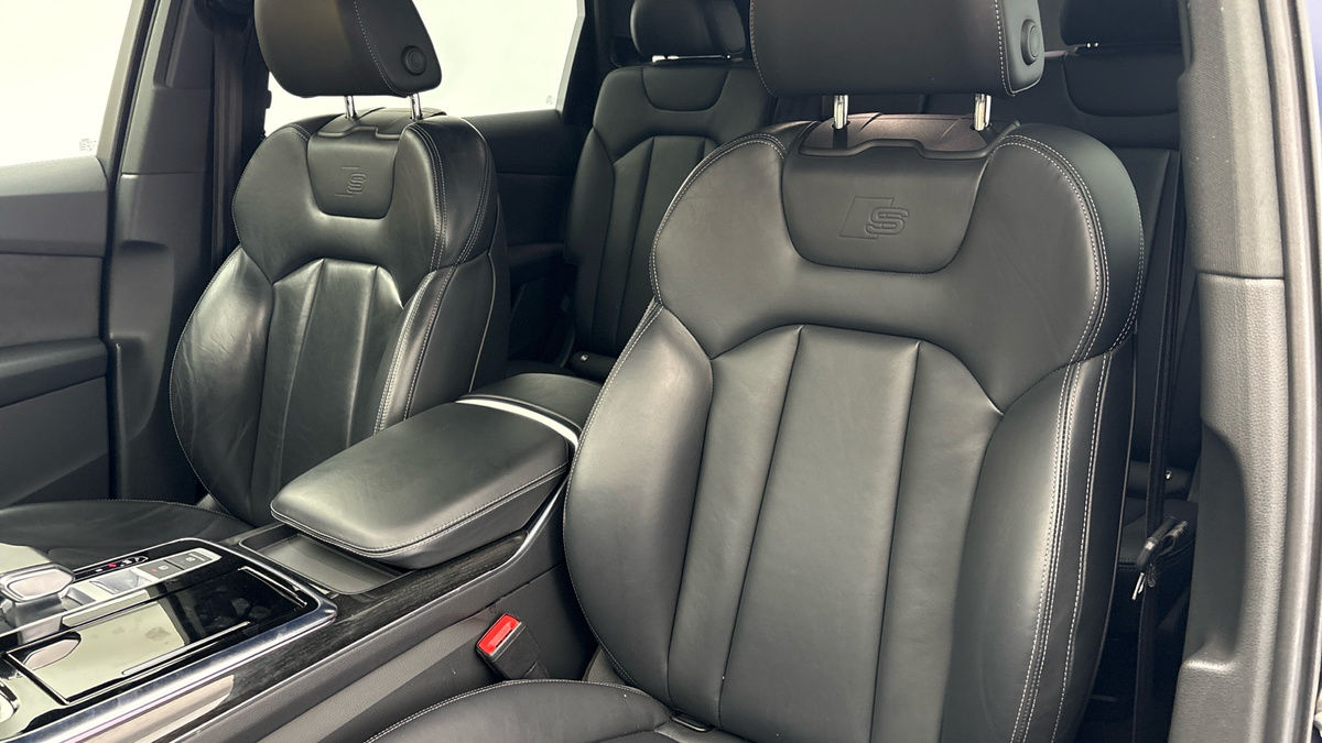 Audi Q7 Image 7