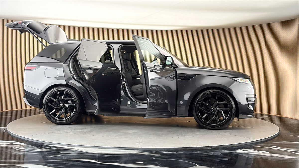 More views of Land Rover Range Rover Sport