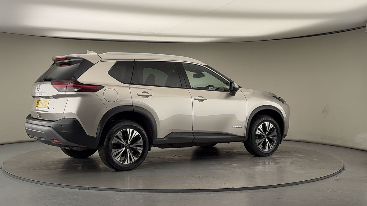 More views of Nissan X-Trail