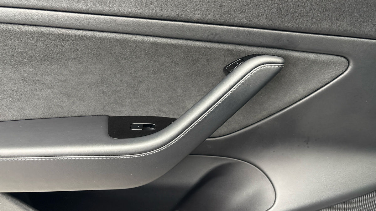 Tesla Model 3 Image 19