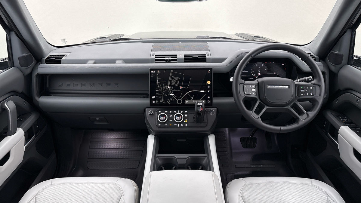 Land Rover Defender 110 Urban Image 24