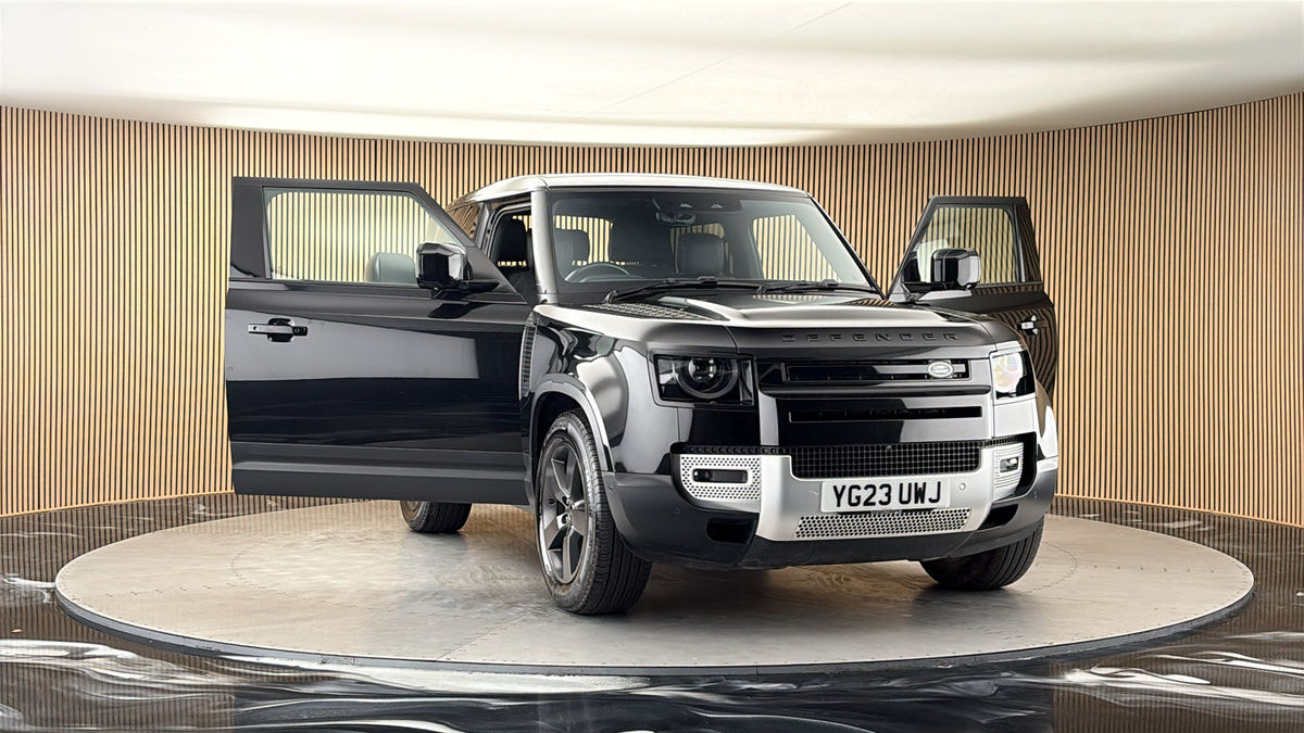 More views of Land Rover Defender 90