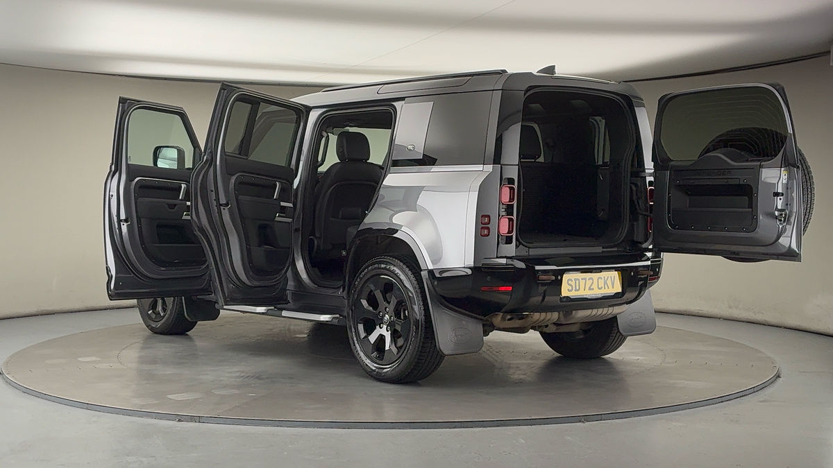 More views of Land Rover Defender 110