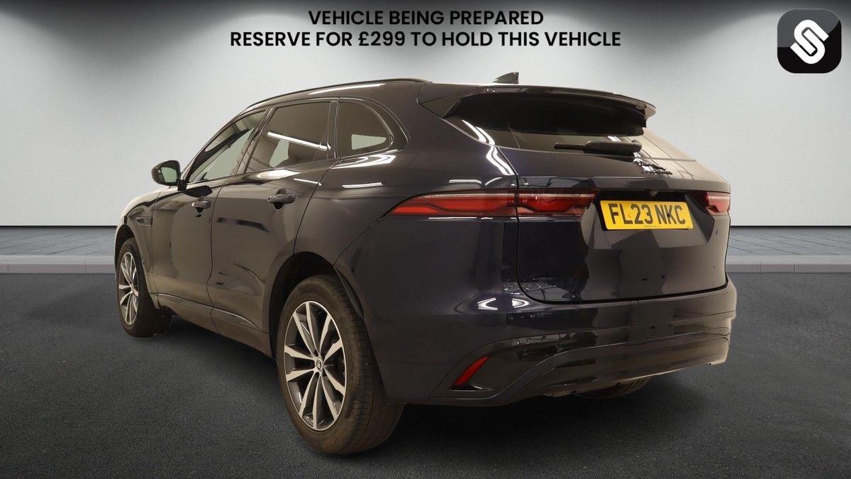 Jaguar F-PACE Image 3