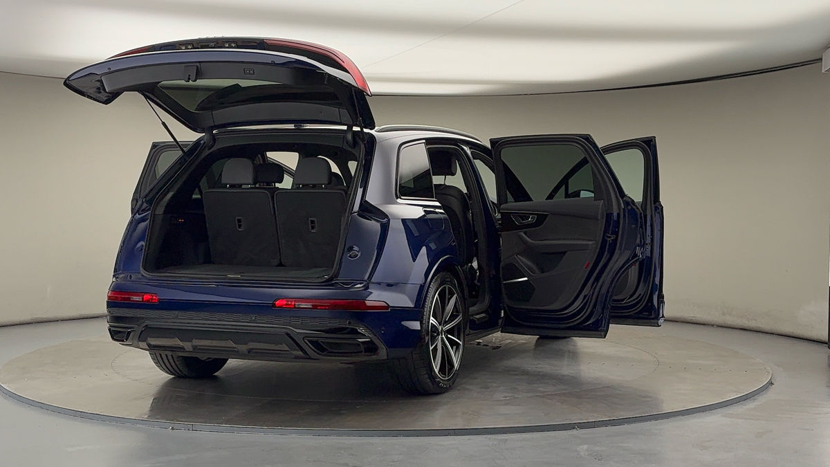 More views of Audi Q7