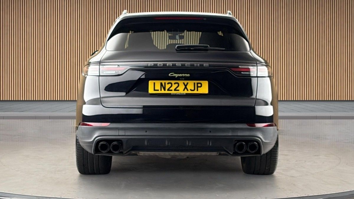 Porsche Cayenne Image 4