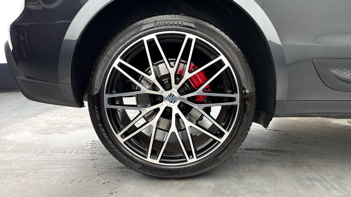 Porsche Macan Image 10