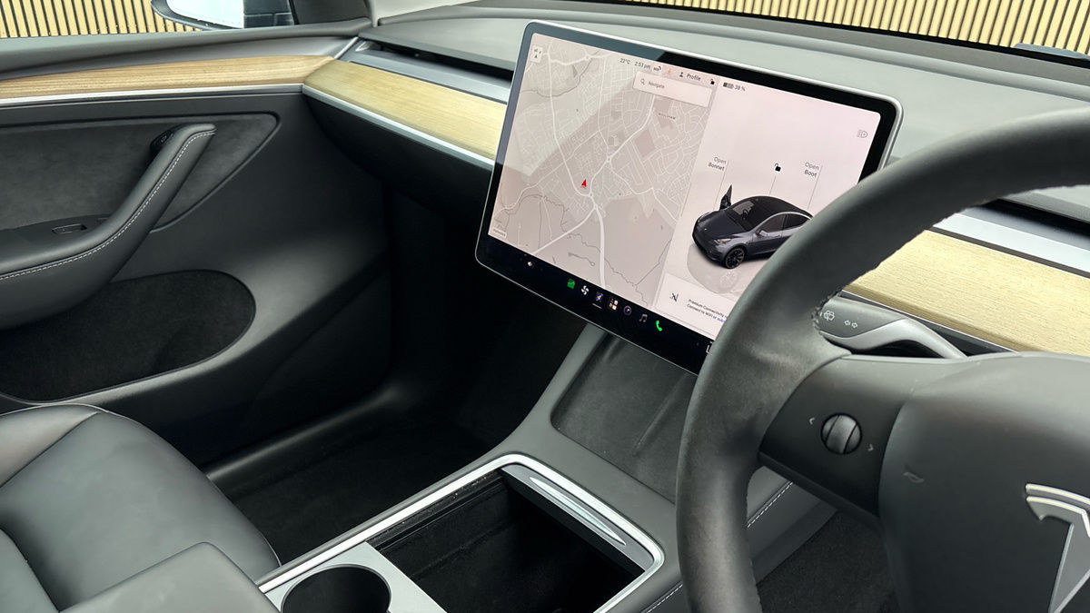 Tesla Model Y Image 18