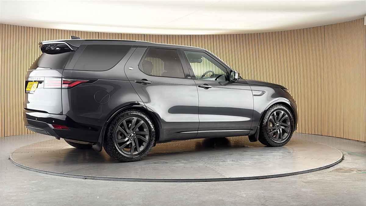 More views of Land Rover Discovery