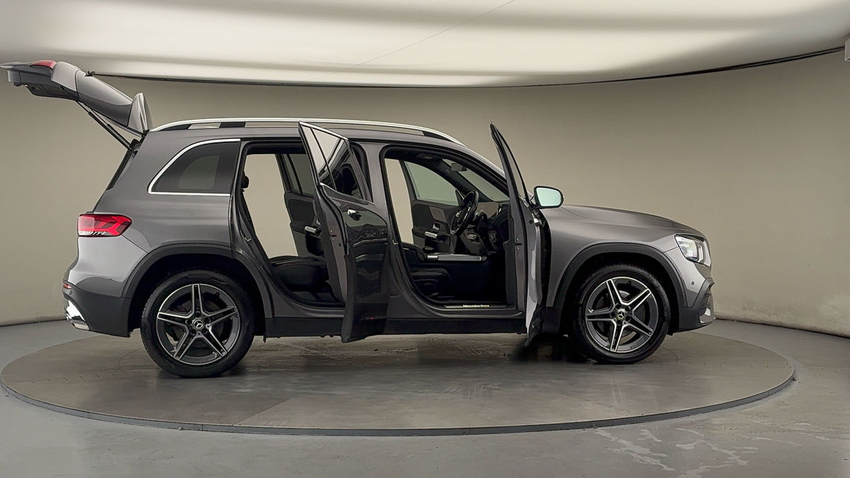 More views of Mercedes-Benz GLB