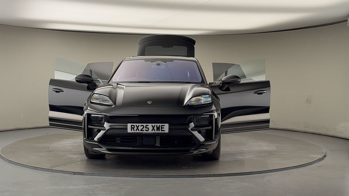 More views of Porsche Macan