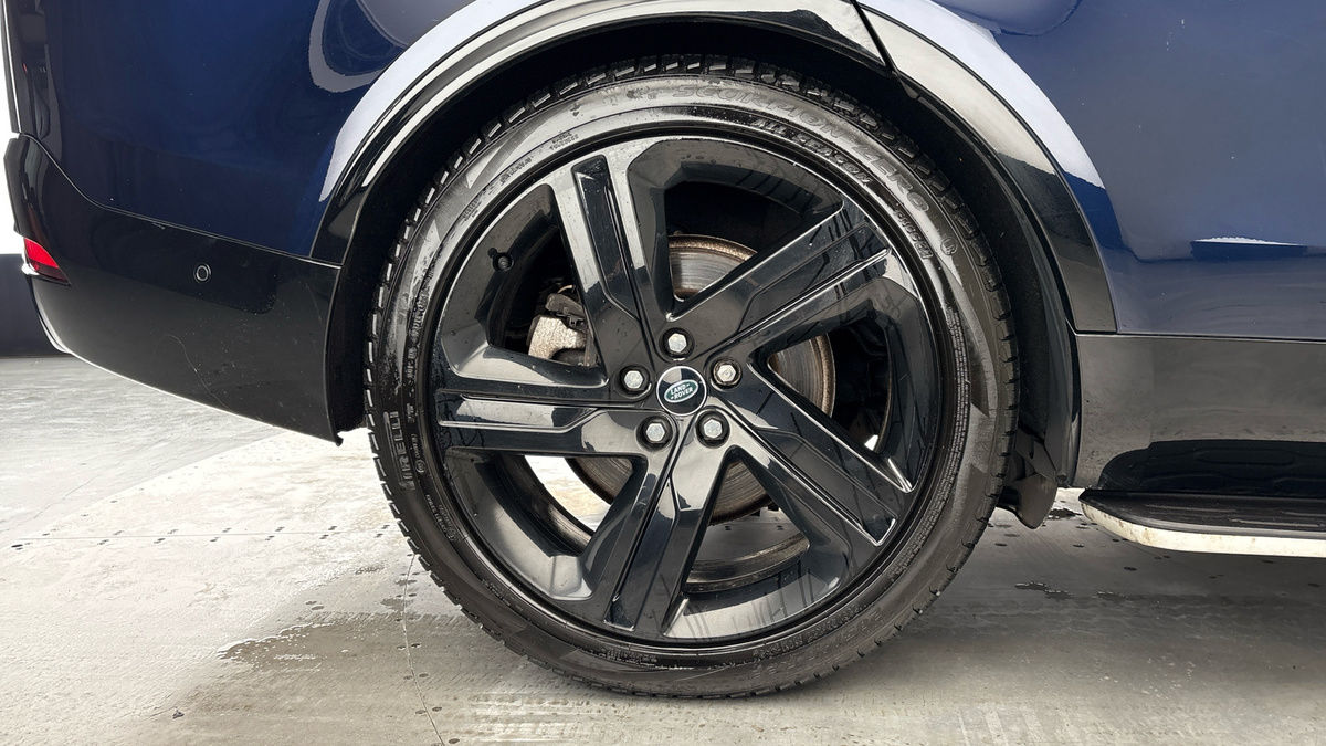 Land Rover Discovery Image 10