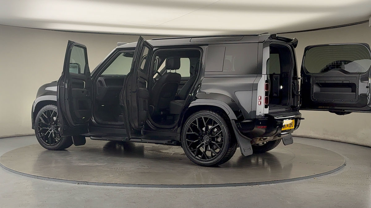 More views of Land Rover Defender 110