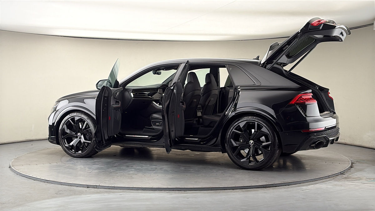 More views of Audi RSQ8