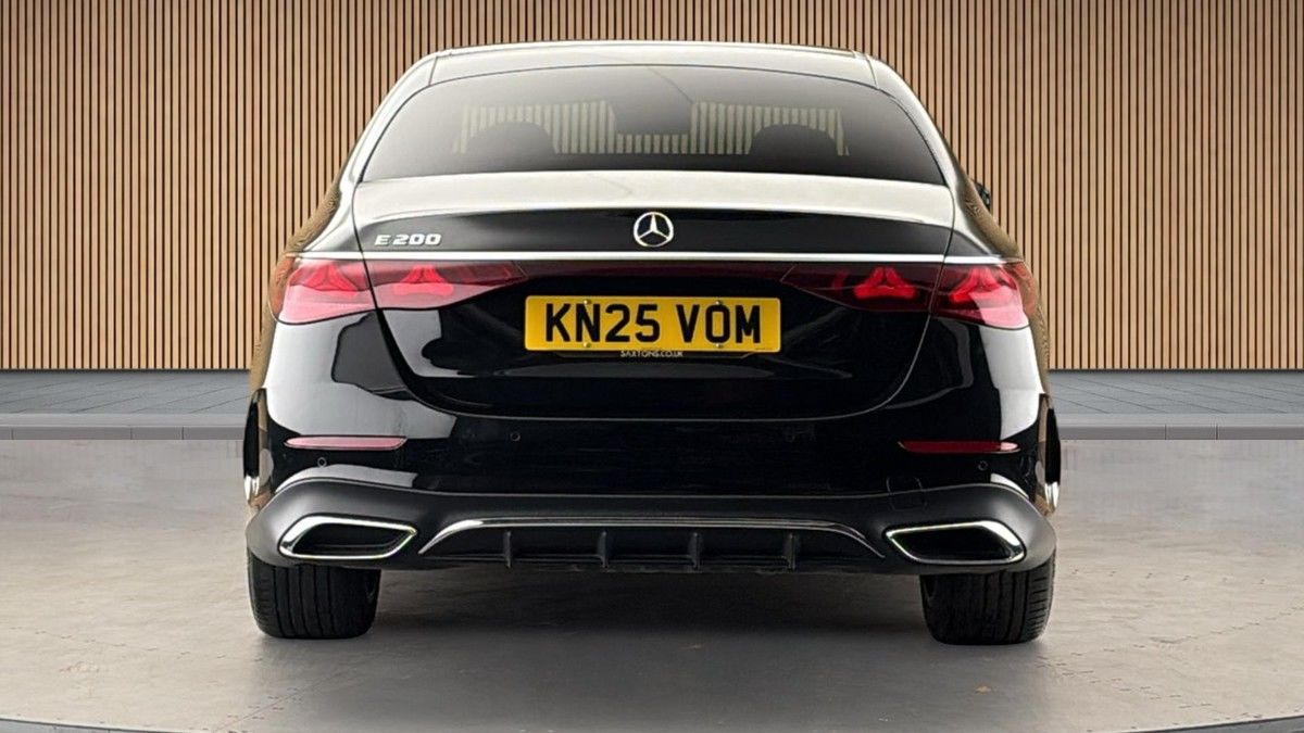 Mercedes-Benz E Class Image 4