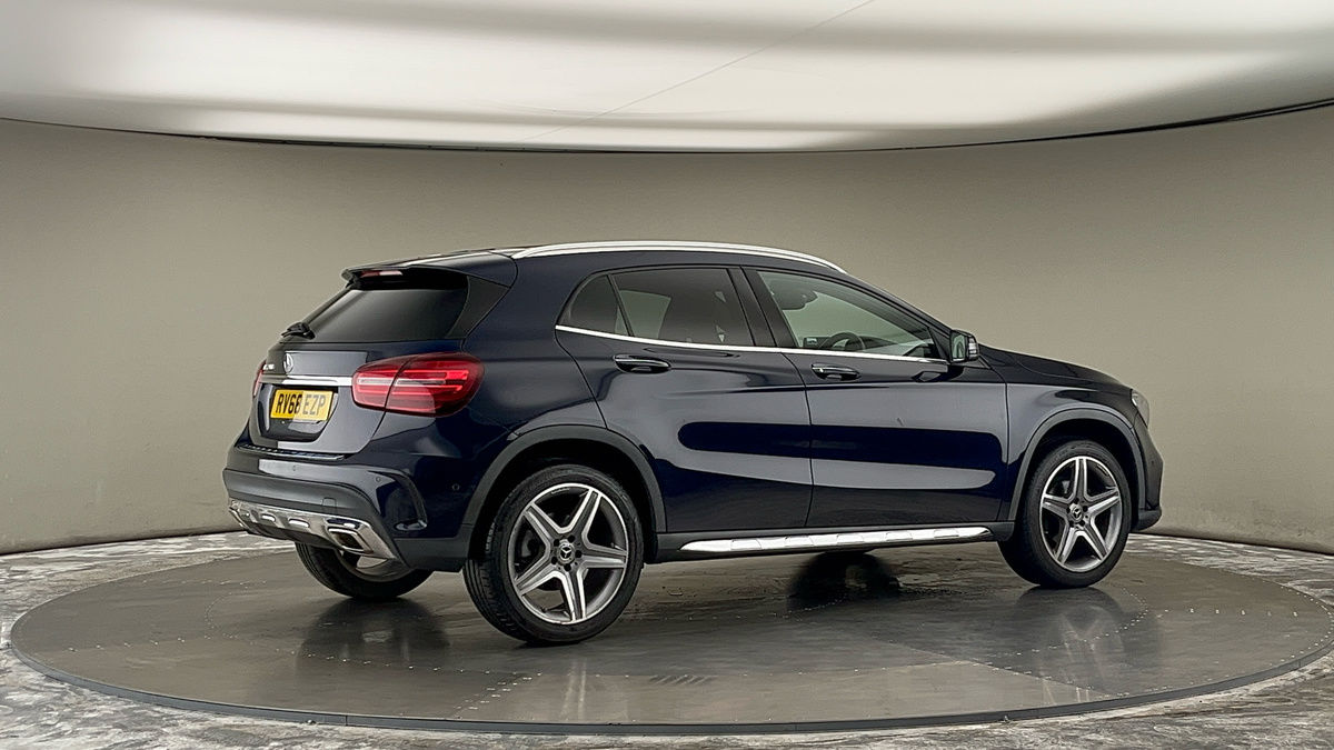 More views of Mercedes-Benz GLA