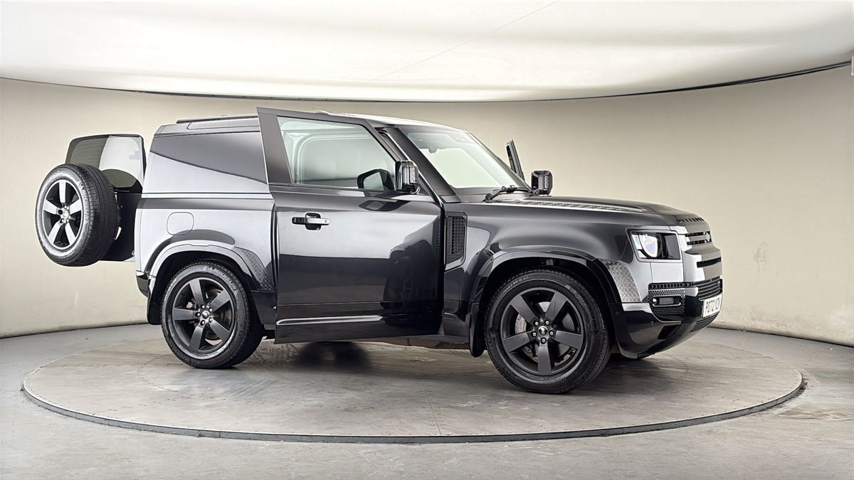 More views of Land Rover Defender 90