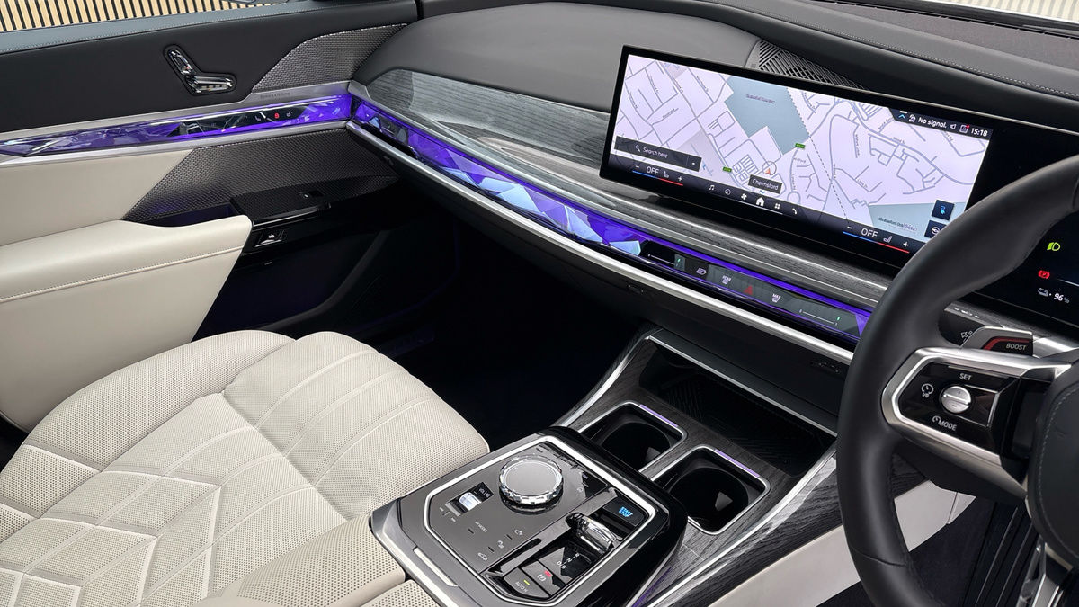 More views of BMW i7