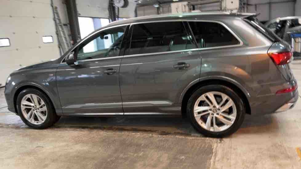 More views of Audi Q7
