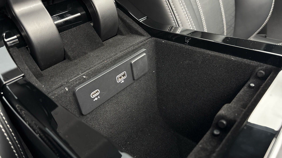 Land Rover Range Rover Velar Image 32