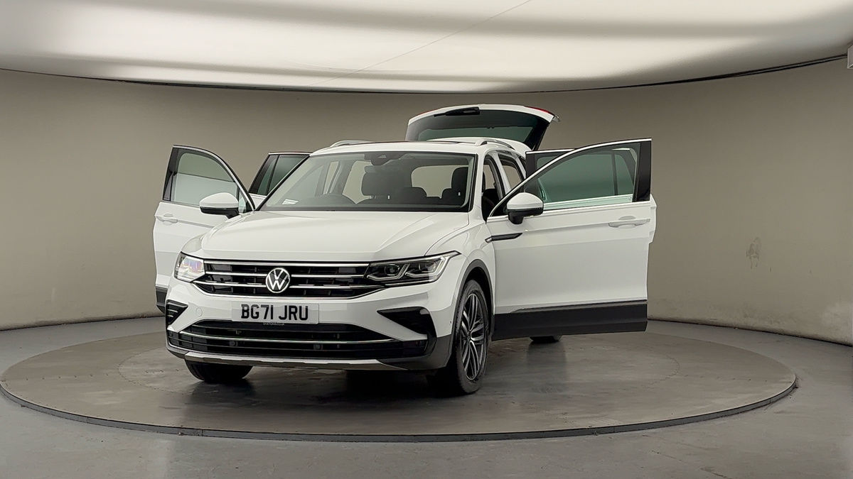 More views of Volkswagen Tiguan