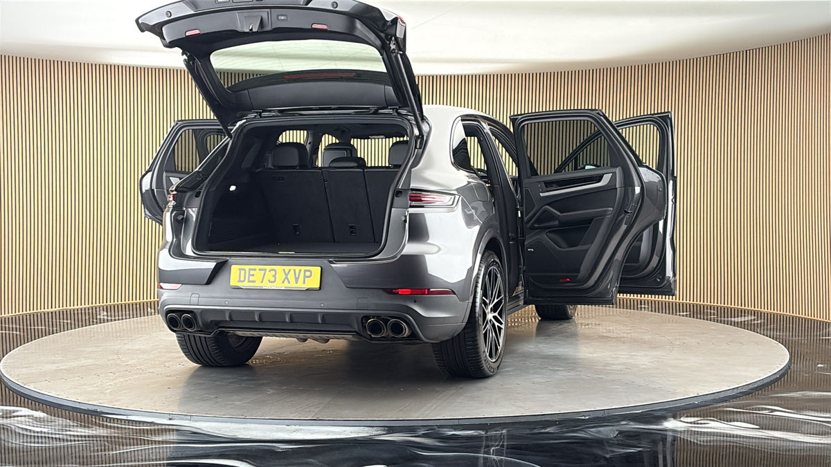 More views of Porsche Cayenne
