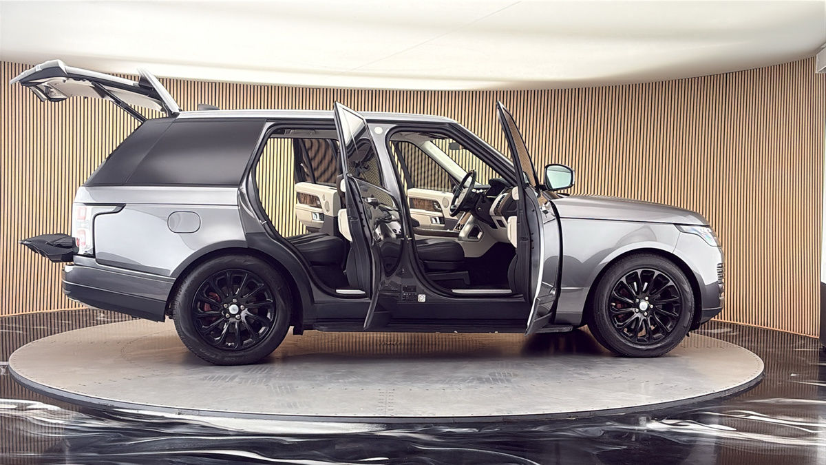 More views of Land Rover Range Rover