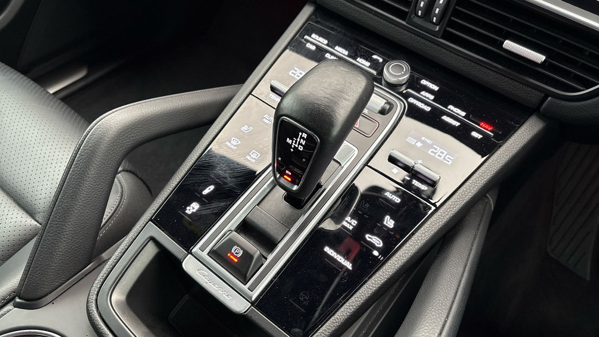 Porsche Cayenne Image 6