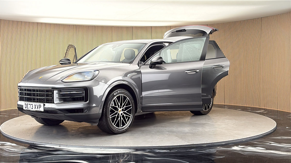 More views of Porsche Cayenne