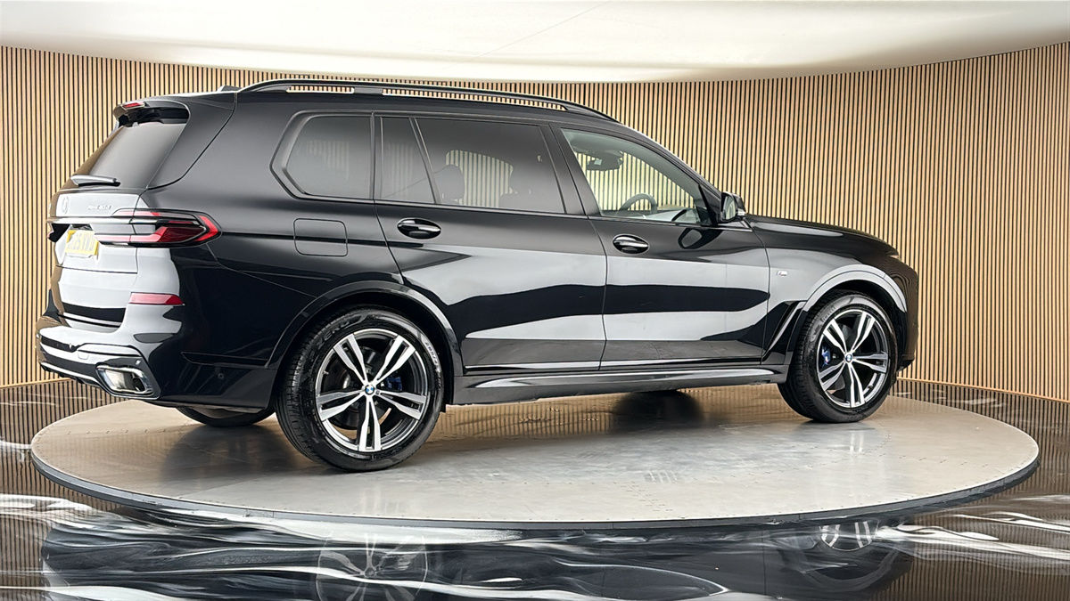 More views of BMW X7