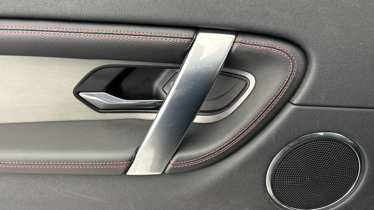 Land Rover Discovery Sport Image 19