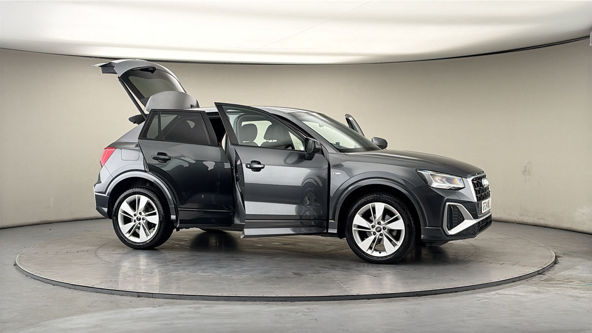 More views of Audi Q2