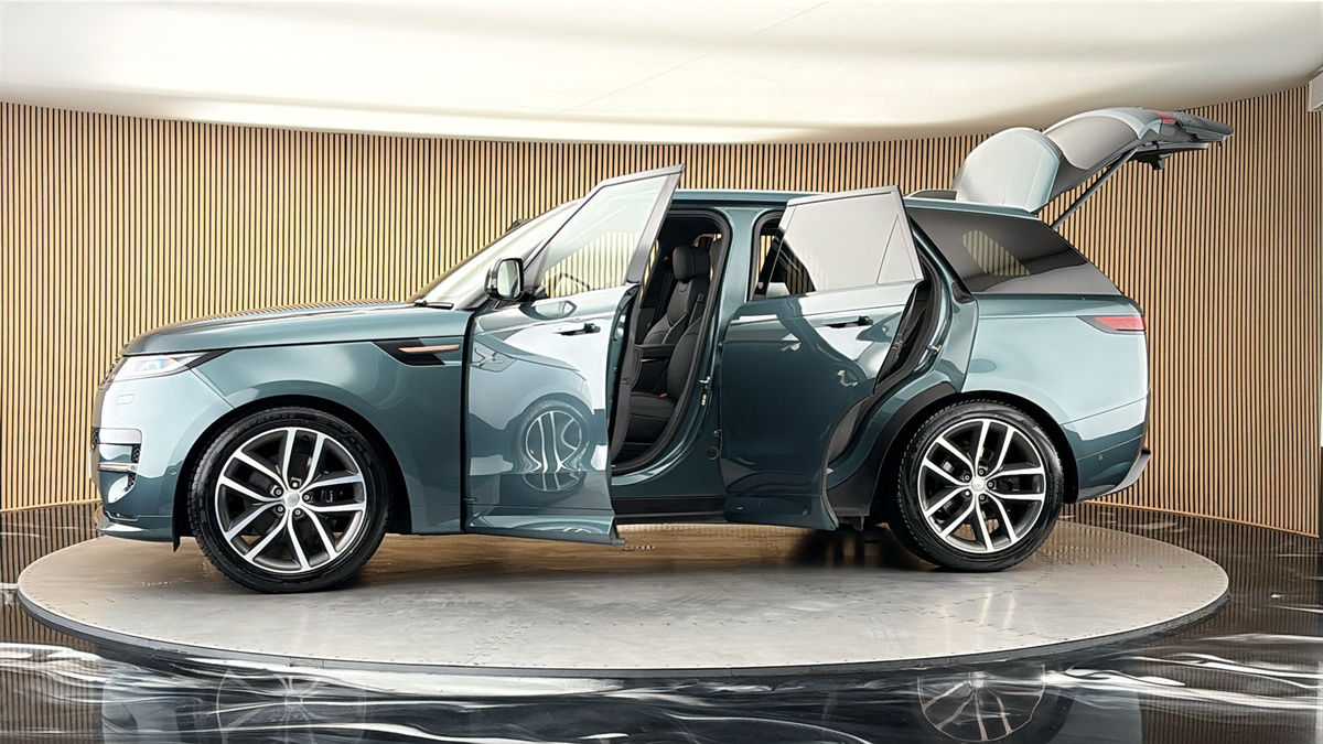More views of Land Rover Range Rover Sport