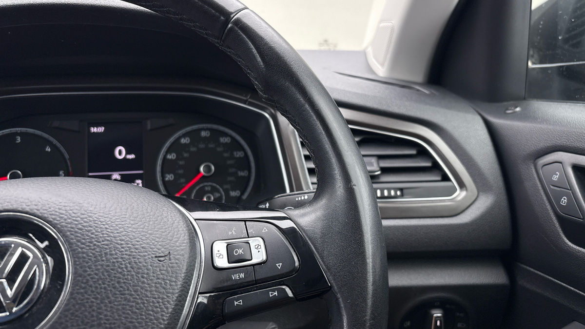 Volkswagen T-Roc Image 14