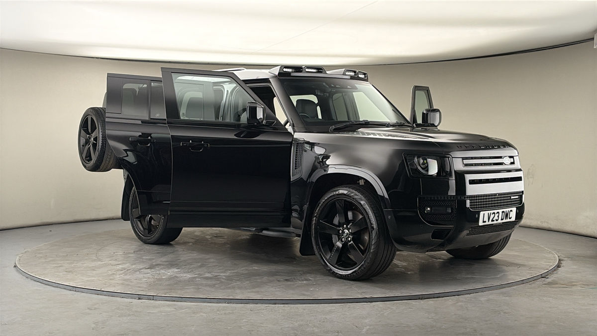 More views of Land Rover Defender 110